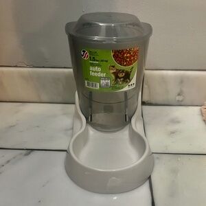 NWT VAN NESS PET AUTO GRAVITY BOWL FOOD FEEDER, SMALL SIZE BREEDS,  WHIT…